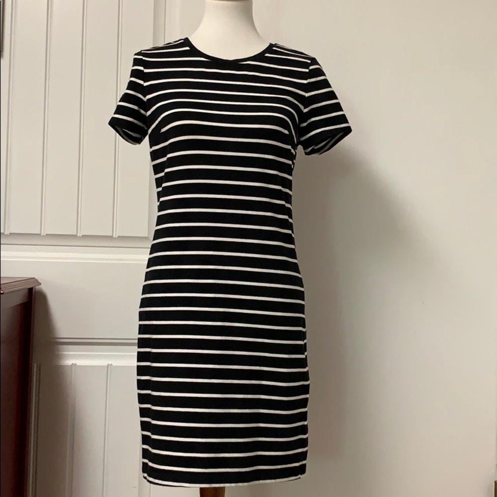 Old Navy black/white striped dress